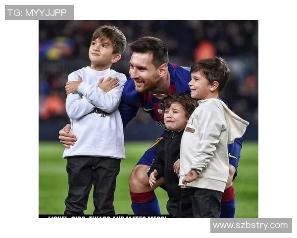 足球球星携萌娃现身社交平台萌态十足 父爱与运动激情完美融合